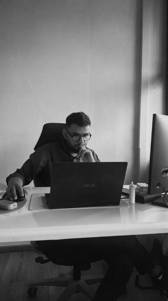 Working at the Zecharia Studio office